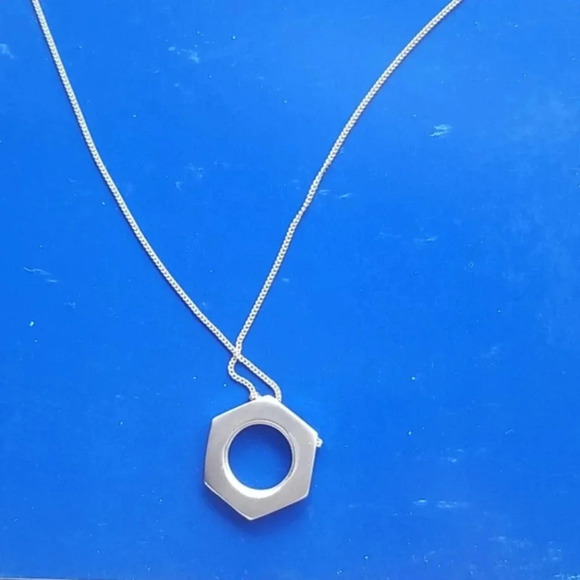 NWT Gold Tone Hexagon Necklace - Picture 6 of 8